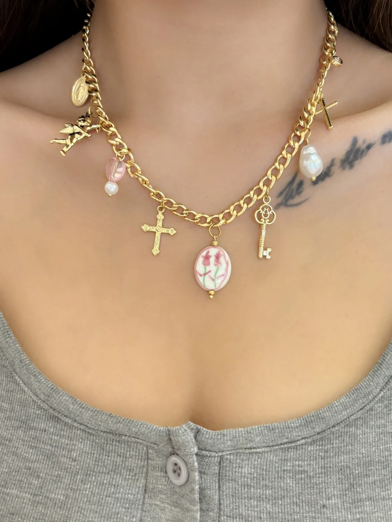 New Shell Imitation Pearl Ceramic Tulip Key Pendant Necklace for Women Simple Women's Clavicle Chain Jewelry Gifts