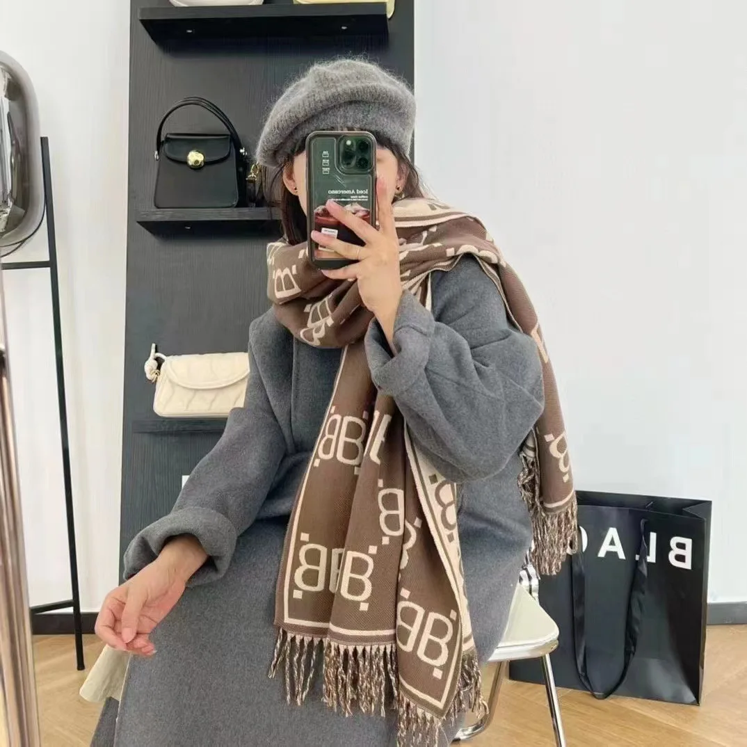

2023 Warm Scarf Luxury Brand Cashmere Women Thick Print Shawl and Wraps Ladies Blanket Foulard Winter Pashmina Bandana Bufanda