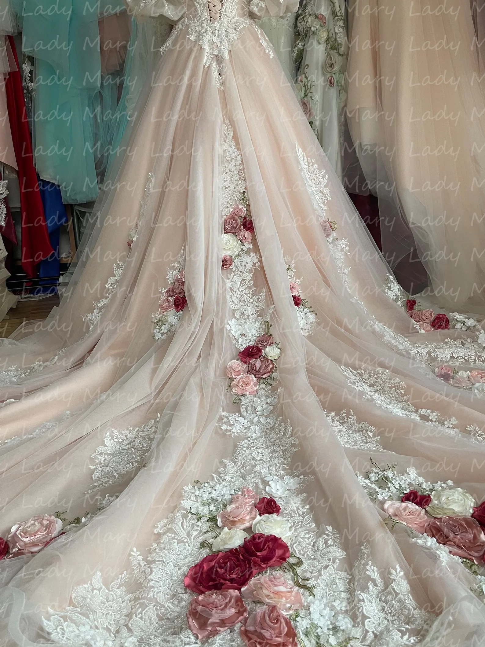 Designer Light Pink Wedding Dresses 3D Floral Lace Applique Women Bridal Gowns Off The Shoulder Outdoor Garden Marriage Robe