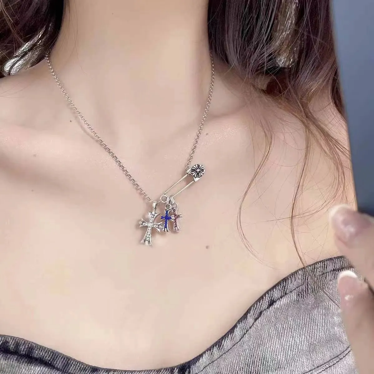 

New 925 Sterling Silver Clothing Flower Jewelry Luxury Chain Pendant Blue Enamel Christmas Gift Necklace for Women