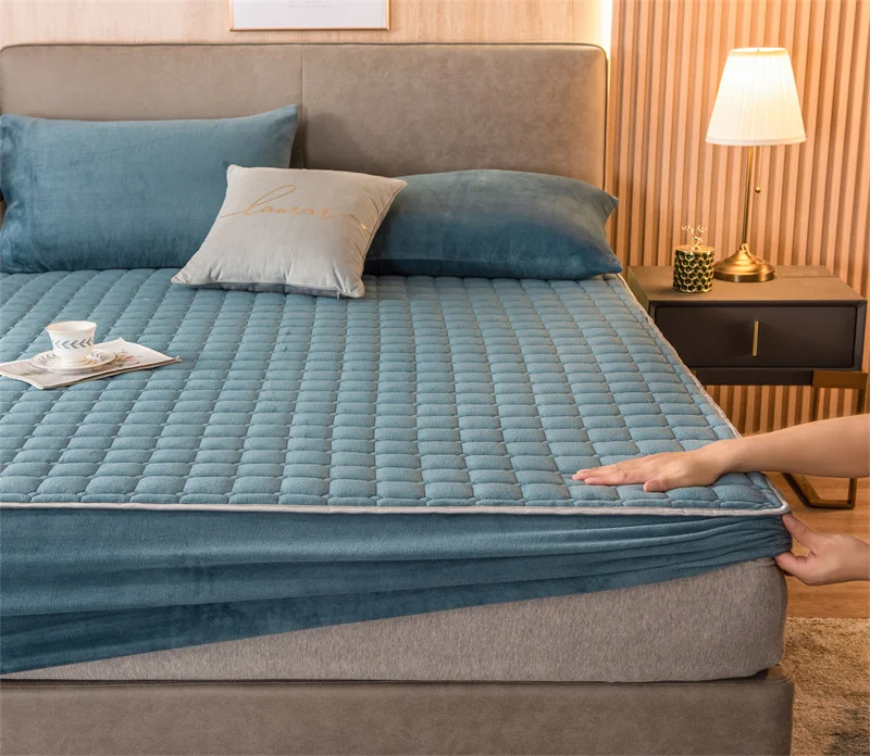 Velvet mattress cover