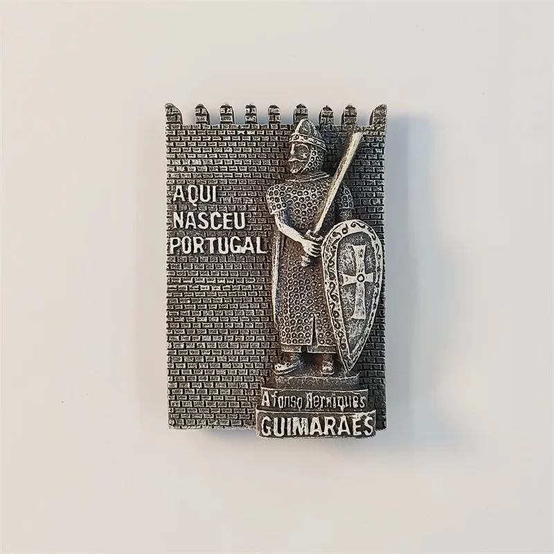 S31bc4a8e33ce4c8f9115b58118cb4cdd6 Ímã de Geladeira 3D Guimarães Portugal — Lembrança Turística Pintada à Mão