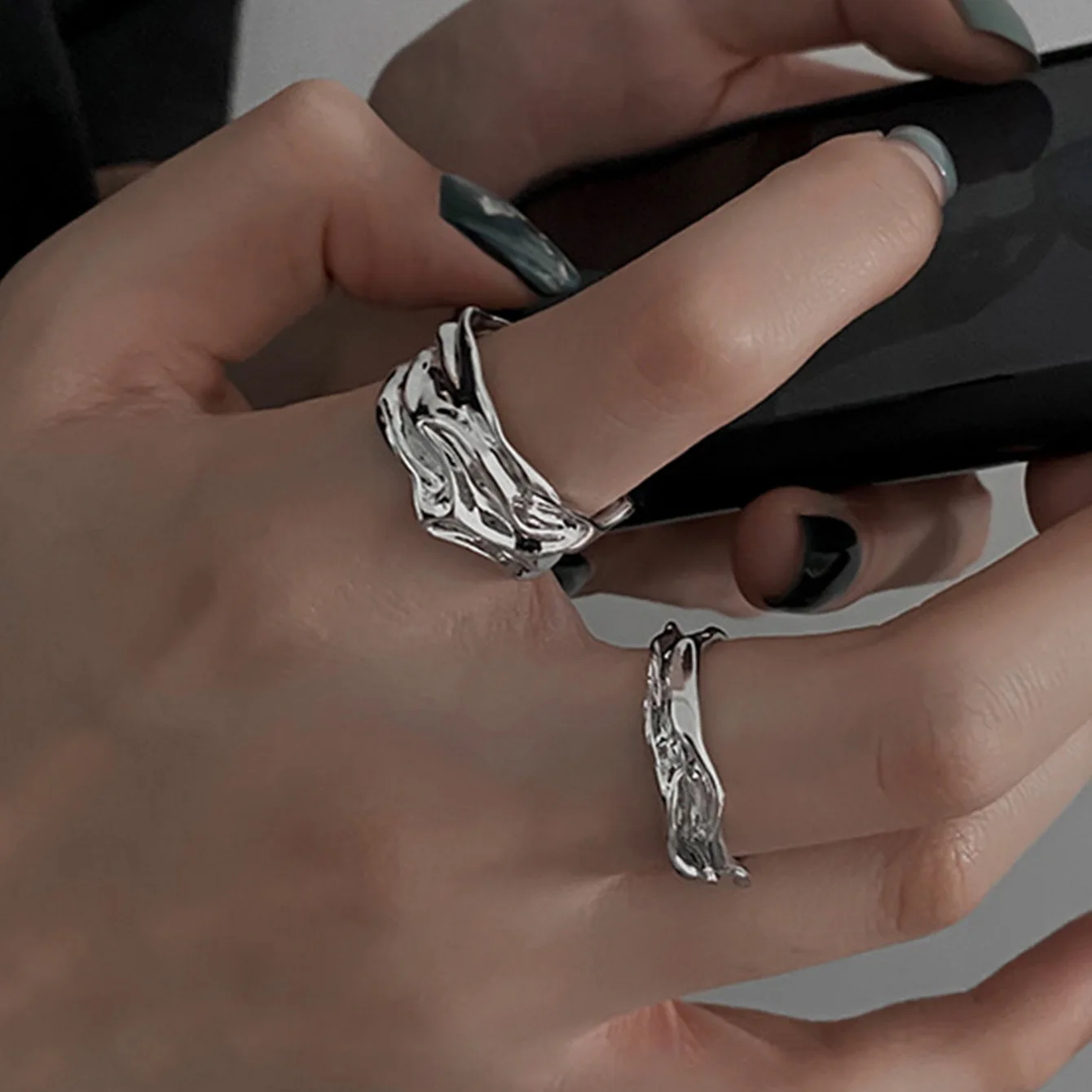 

Винтажное Открытое кольцо в складку для женщин и мужчин, стильная винтажная бижутерия в стиле панк и жидкого металла, бриллианты