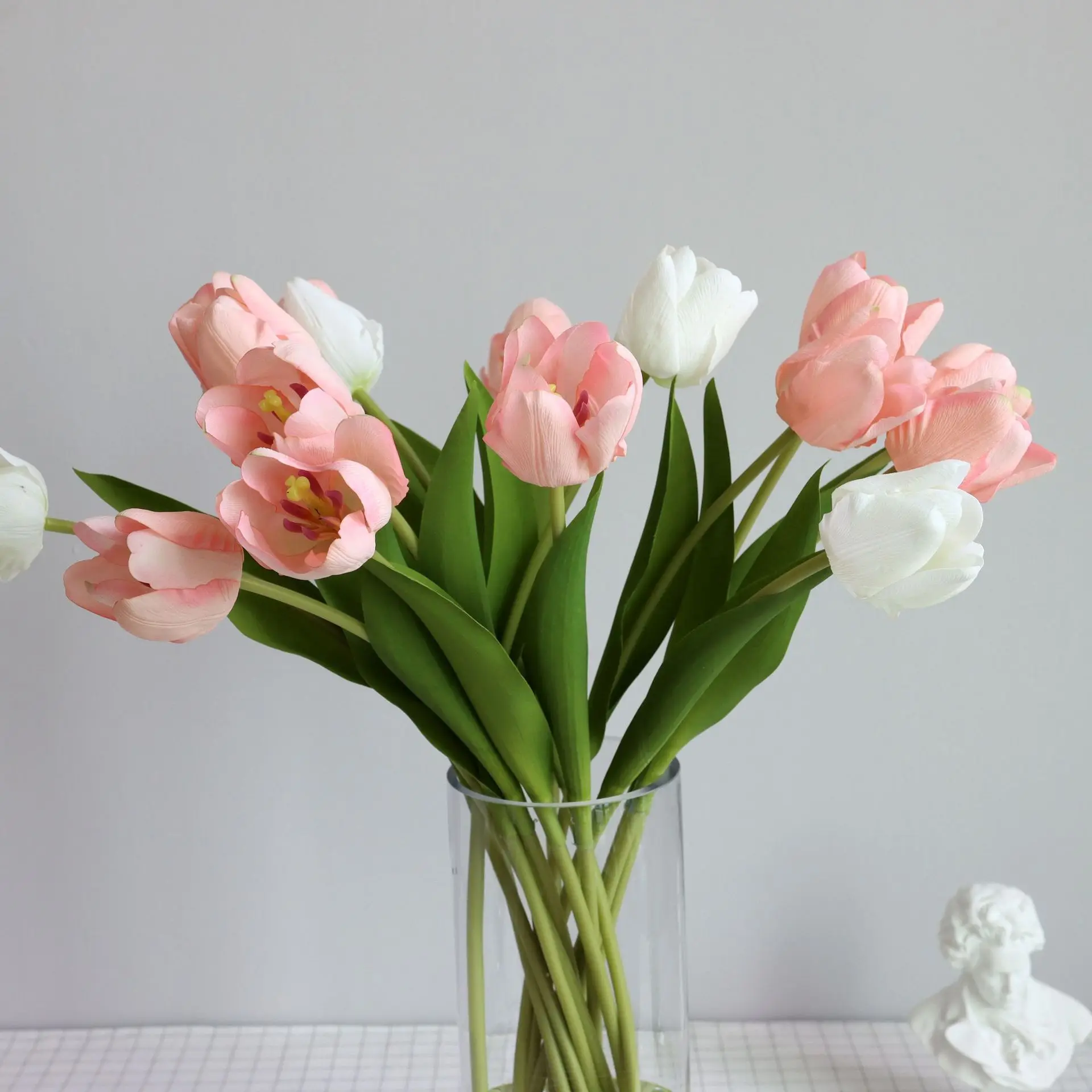 

LINNUO Artificial PU Tulips Flowers Bunch Real Touch Tulip Stems Bouquet for Wedding Fake Flower Arrangement Home Office Decor