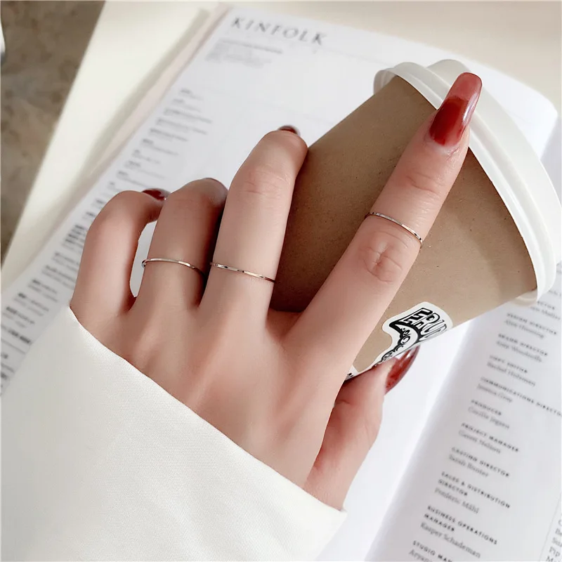 Elegant Thin Titanium Steel Couple Ring in Silver and Rose Gold Tones - Stylish and Simple Design