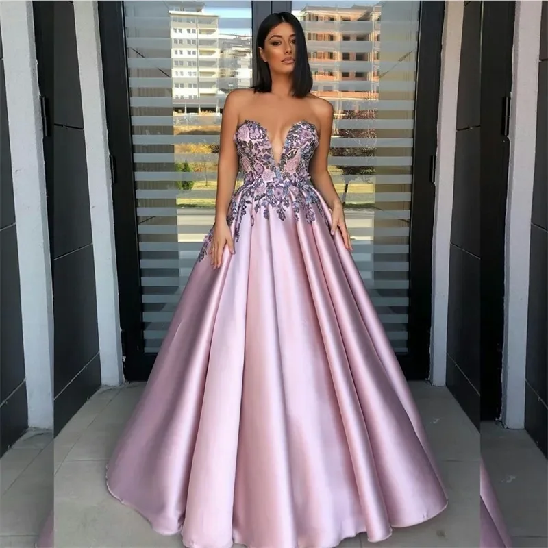 

Elegant Pink A-line Evening Dress V-Neck Sleeveless Appliqued Lace Formal Prom Dress Ruffle Satin Sweep Train Pageant Gown