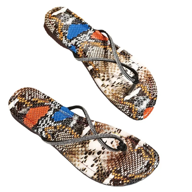 

2023 New Fashion Women's Summer Sandals Water Diamond Fine Strap Flat Bottom Round Head Shallow Mouth Large Beach Slippers 36-43