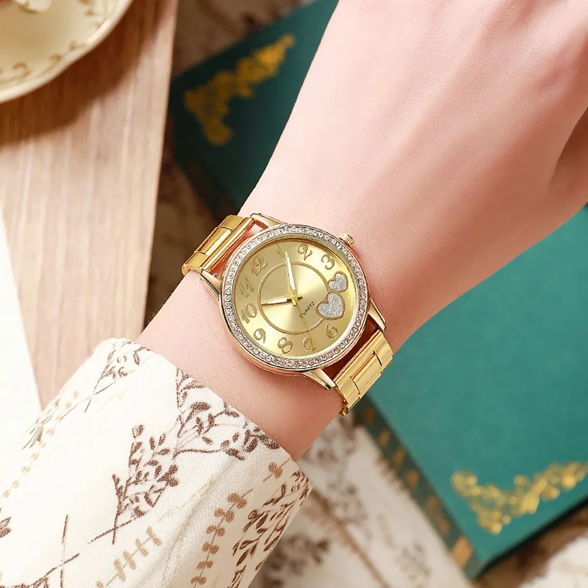 1pc-Ladies Watch Luxury Fashion Quartz Top Clock Couples Watch