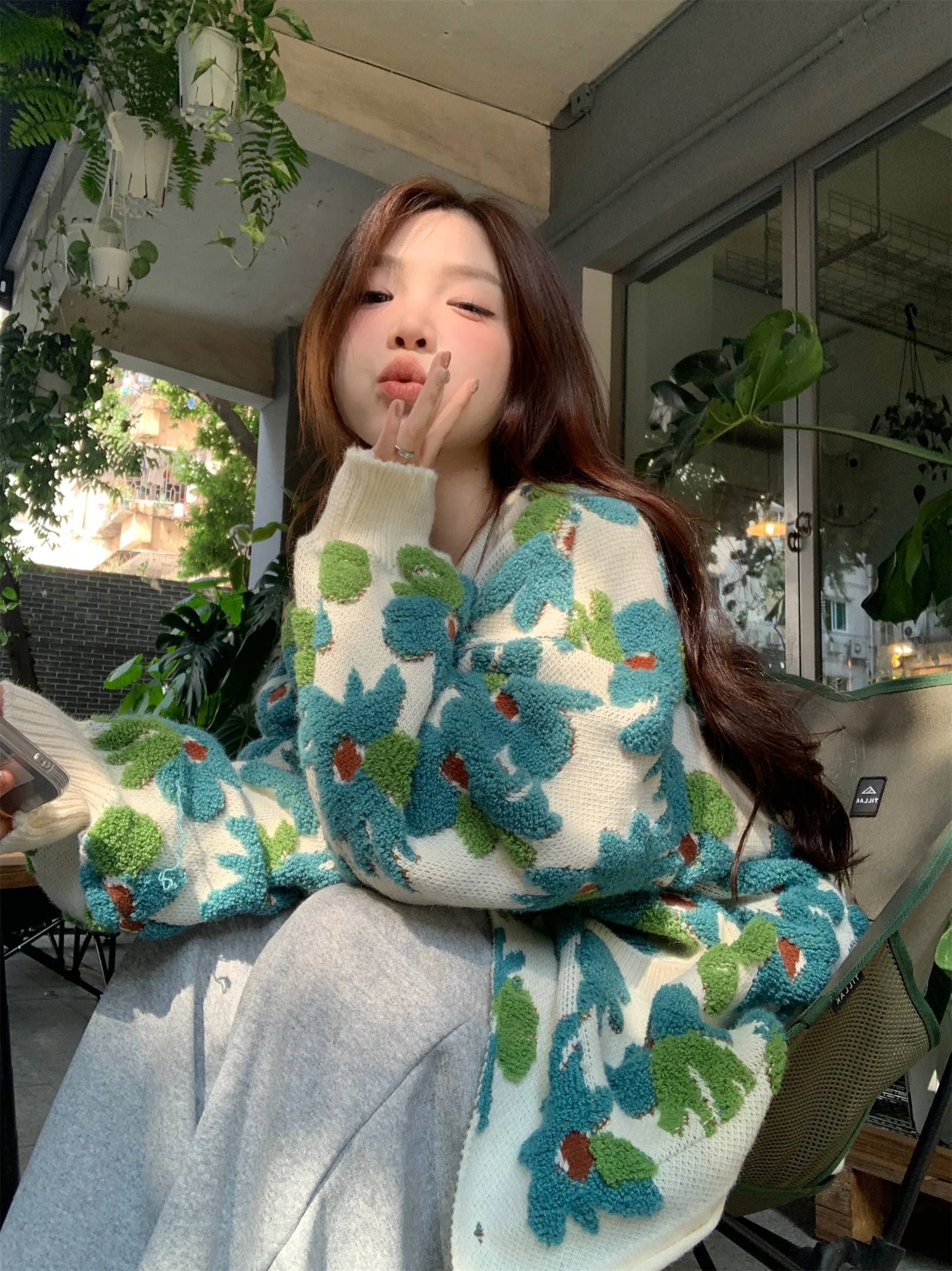 카디건 우아한 단추가 있는 여성용 단색 V넥 스웨터: 2023 가을 신상, 하이 스트리트 캐주얼 올매치 가디건 10 Sanmuzi ~ 작은 달콤한 젊은 자수 디자인 자카드 둥근 목 긴 소매 올 매치 스웨터 카디건 겉옷