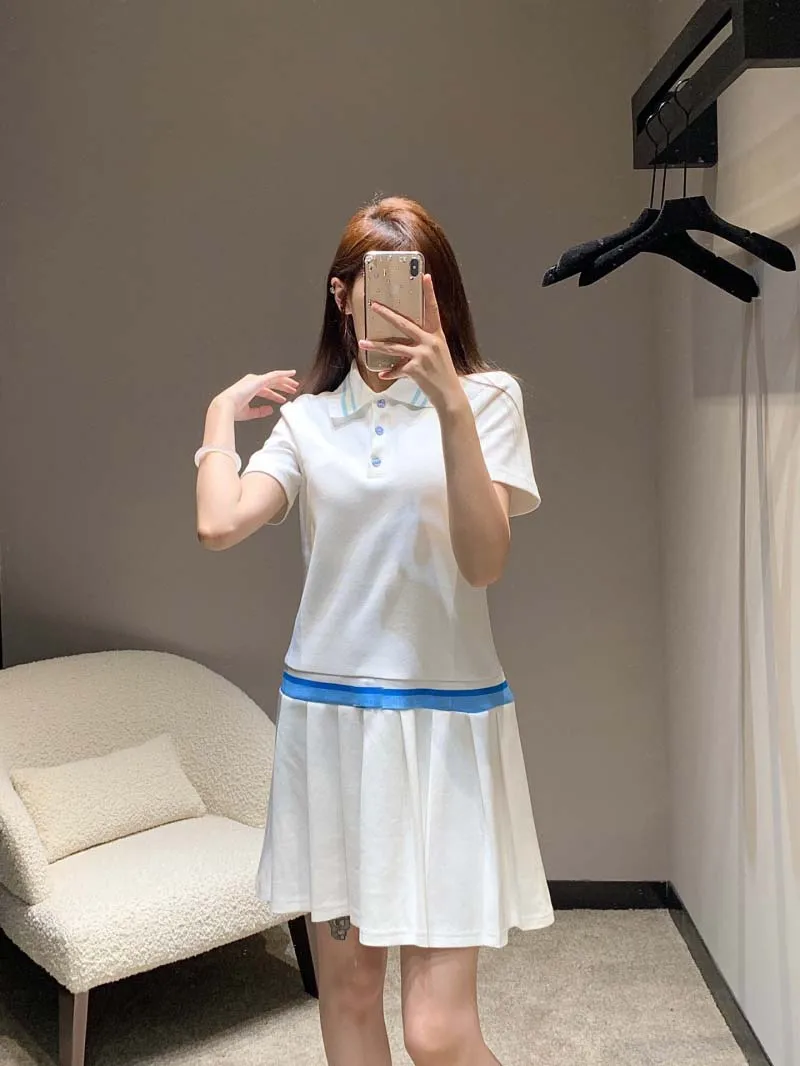 

Academy style, British and Korean style, girl style, fashionable, casual and trendy, age reducing, lapel pleated dress