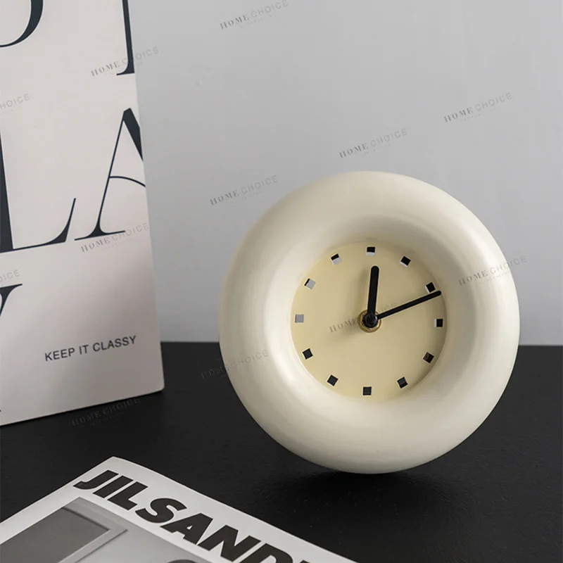 

MOMO Nordic Ins Style Desktop Clock Decoration Simple Modern Bedroom Bedside Silent Clock Black And White Small Round Clock