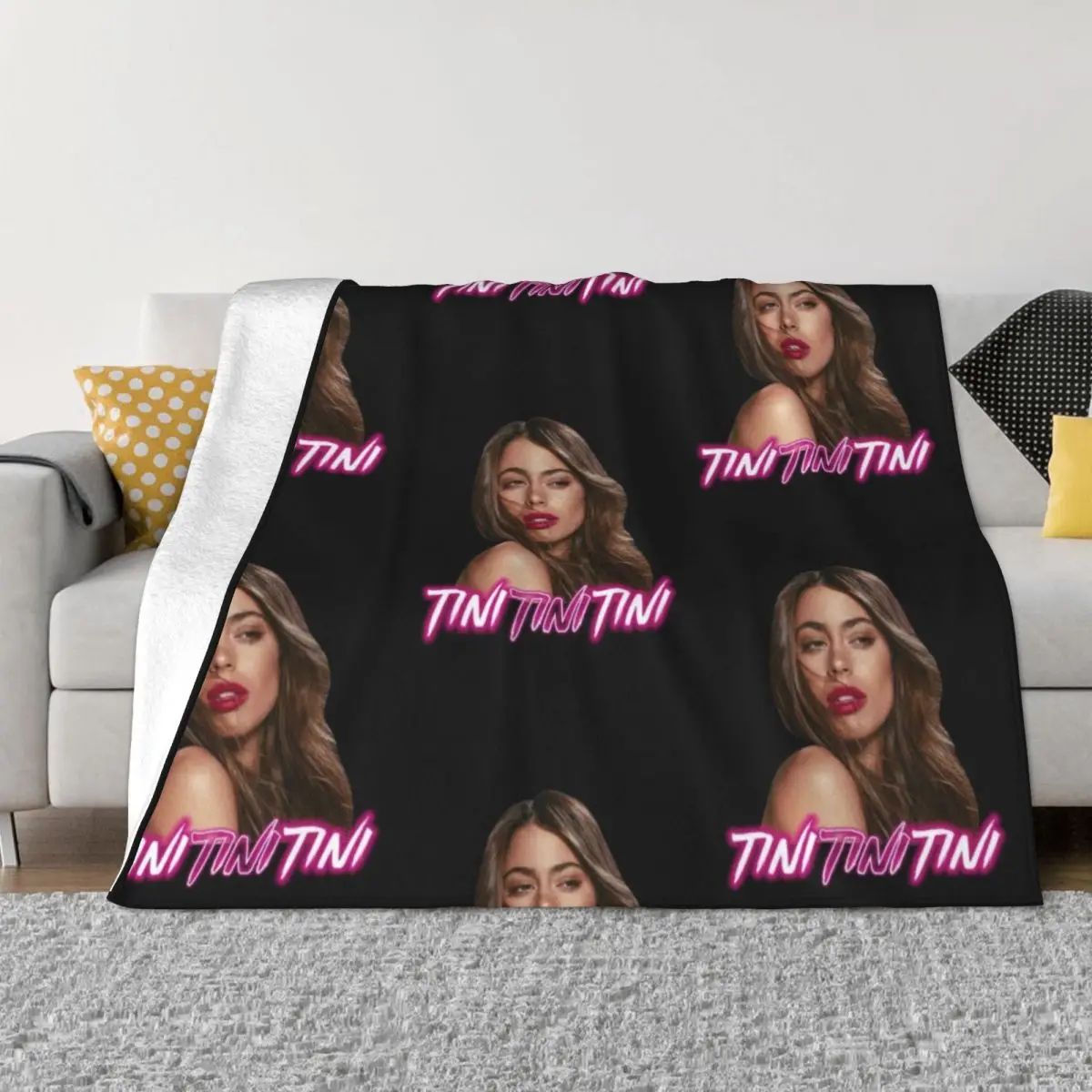 

Tini Tini Tini Throw Blanket Warm Multi-Purpose Polar Personalized Gift Blankets