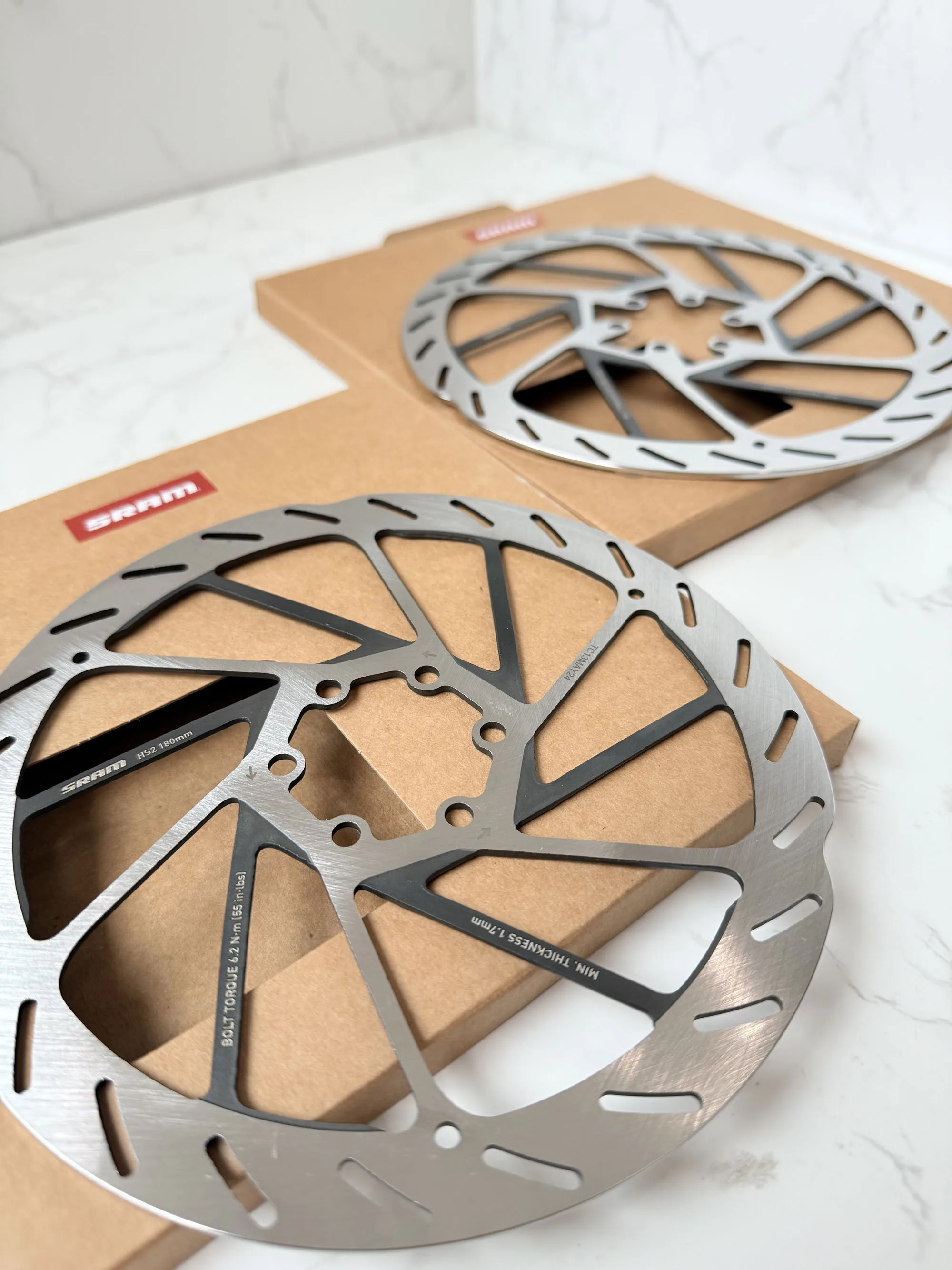 thumbnail image 2 of SRAM HS2 160mm Centerlock Disc Brake Rotor - 2mm Thick, Thermal Paint, Includes Lockring 2 of 13