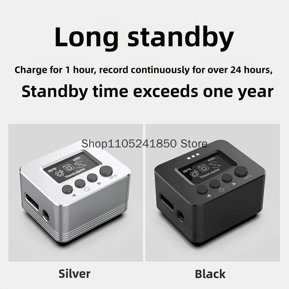 Mains tenant le stabilisateur Ni Yien avec une action caméra montée, démontrant la stabilisation vidéo fluide en mouvement.