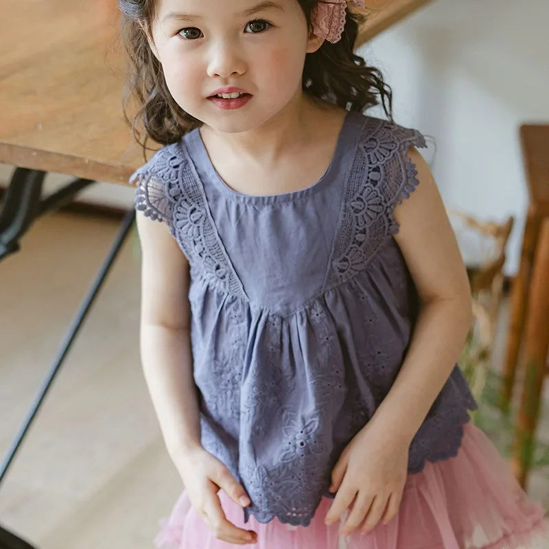 새로운 여름 키즈 여자 레이스 민소매 조끼 셔츠 아일렛 꽃 자수 프릴 슬리브 스위트 레트로 캐주얼 데일리 탑 S294A