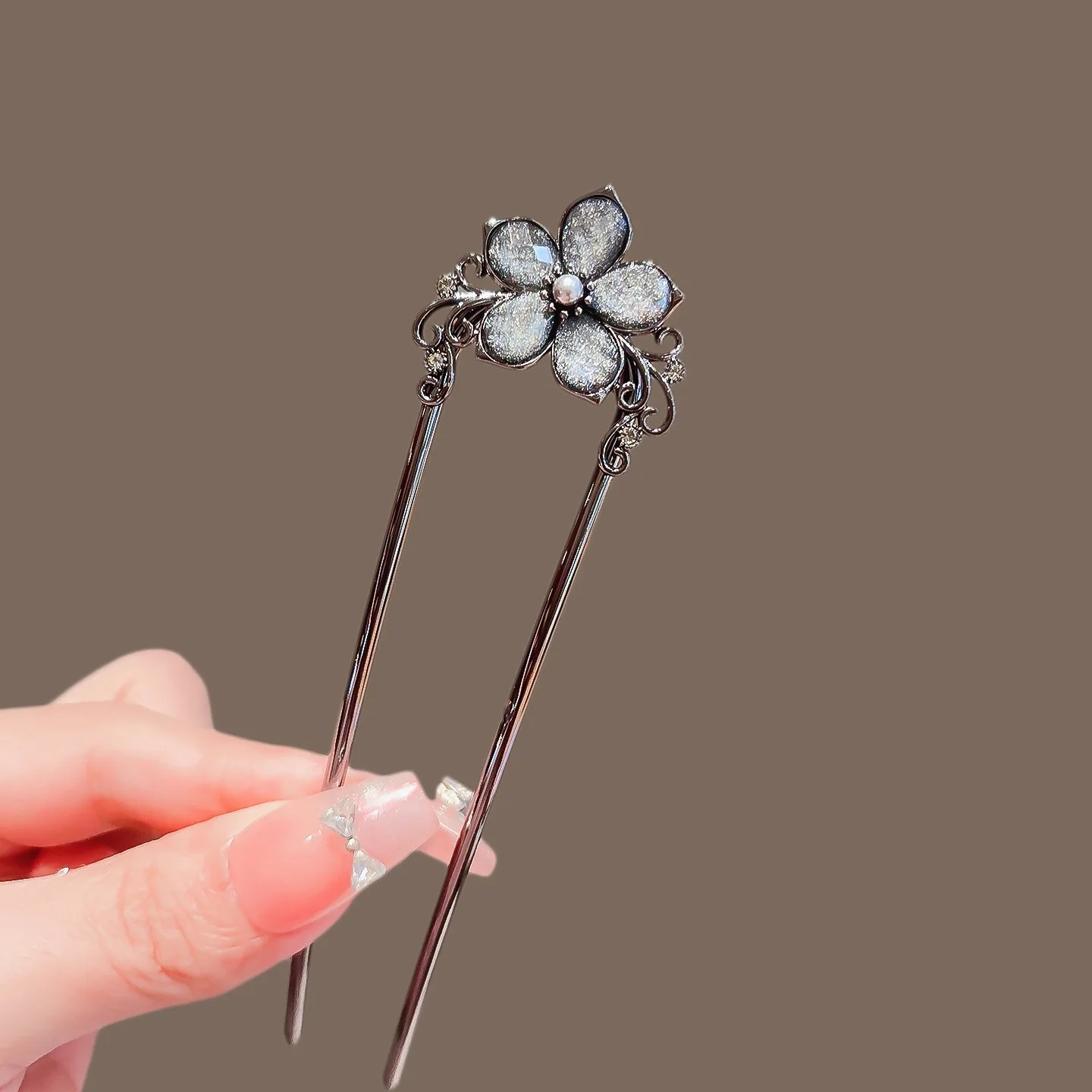 Elegante Perle Glasur Blume U-förmige Haarnadel Damen Hinterkopf Dutt Metall Haarstäbchen Moderne einfache Braut Kopfschmuck