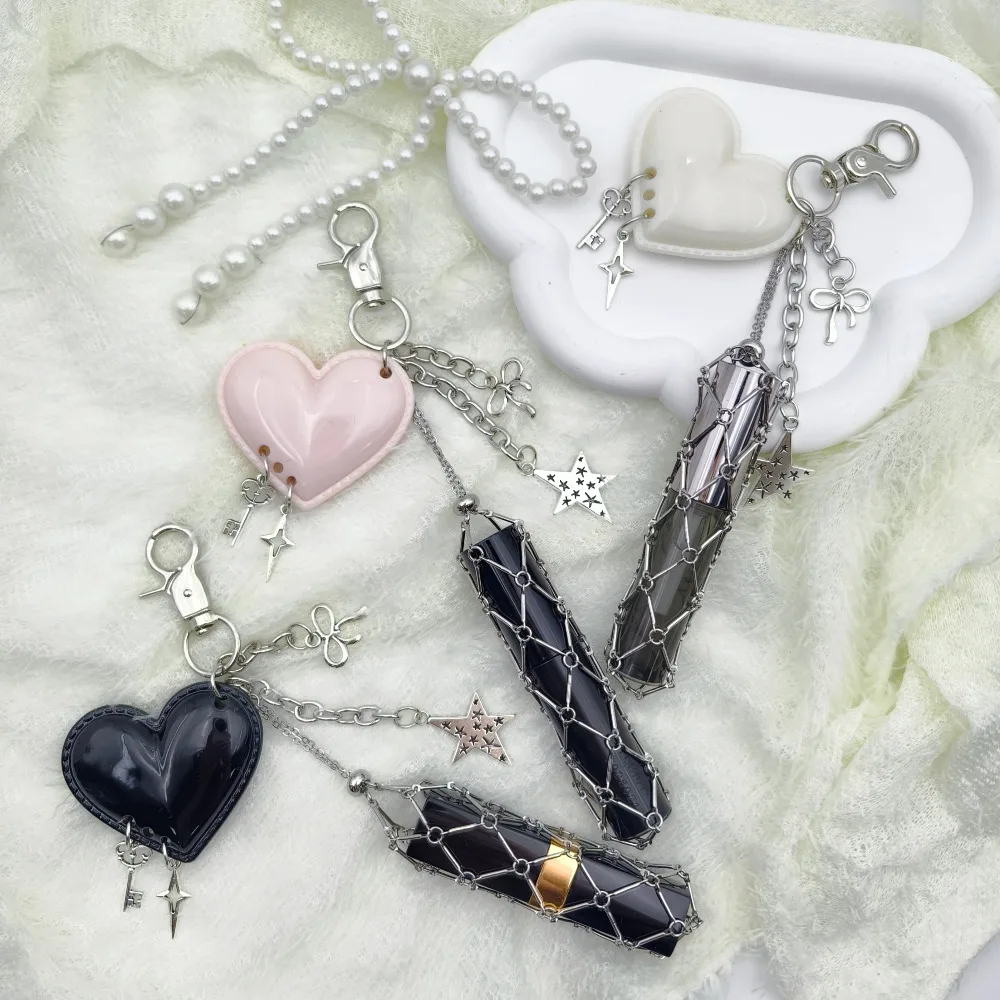 Y2K Trendige Metall-Lippenstifttasche mit Netz-Schlüsselanhänger, Liebesanhänger, tragbarer Schlüsselring, Spiegel-Schutztasche, Charm-Ketten für Damen als Geschenk