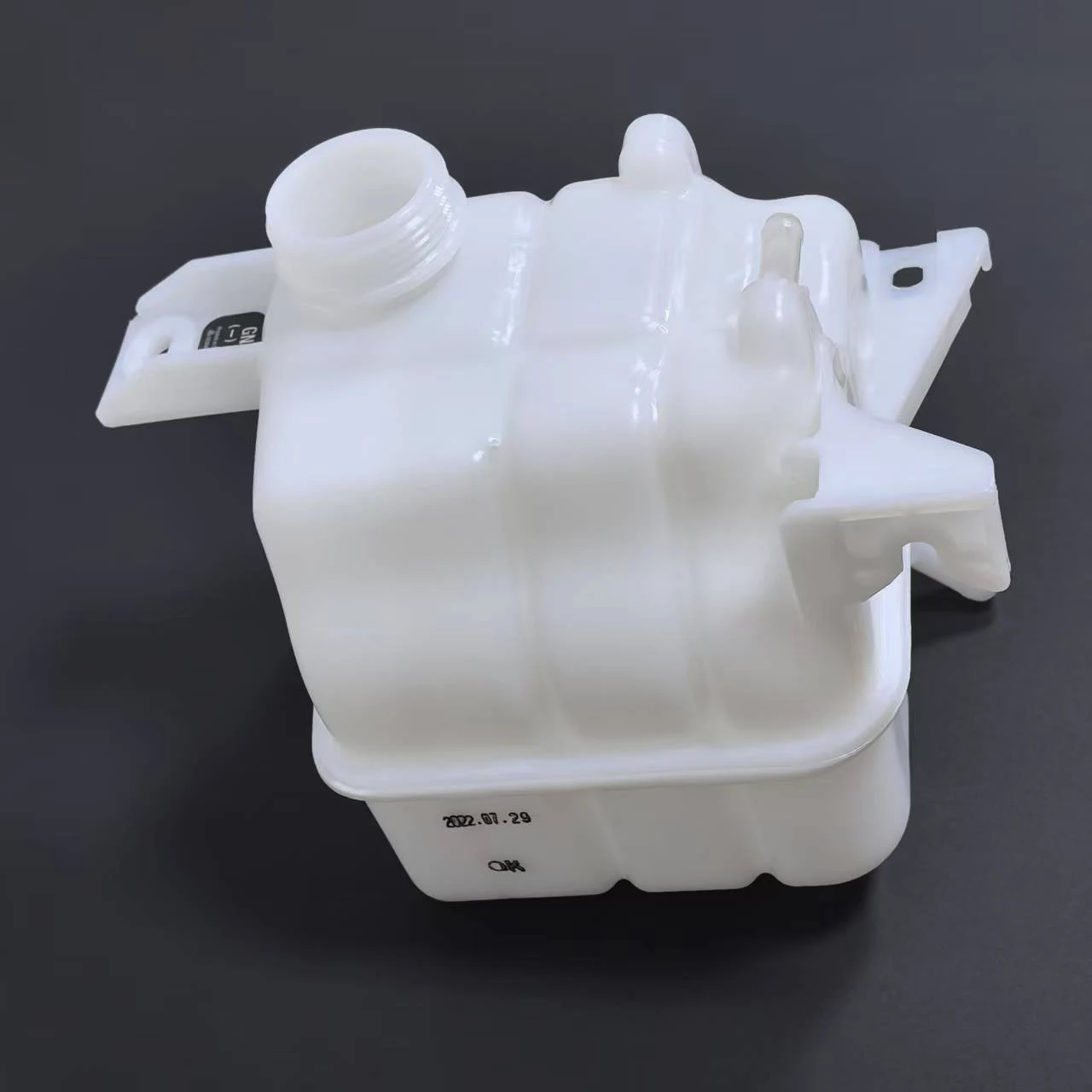 For Opel Antara Chevrolet Captiva Original Car Radiator Coolant Expansion Tank Car Accessories