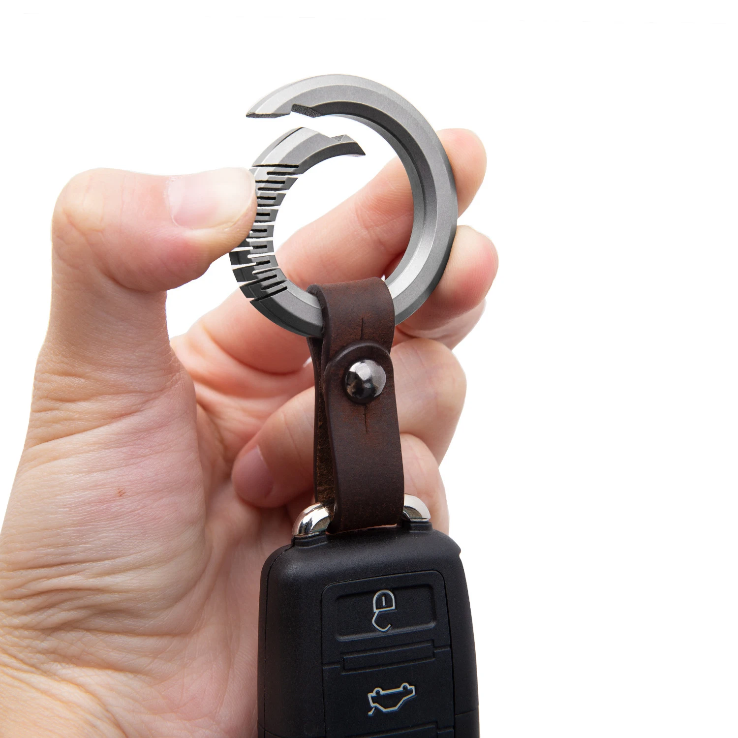 Titanium Alloy Metal Men's Key Chain Light welterweight Waist Hanging Mad Cowhide Car keychain key Ring Universal Key Pendant