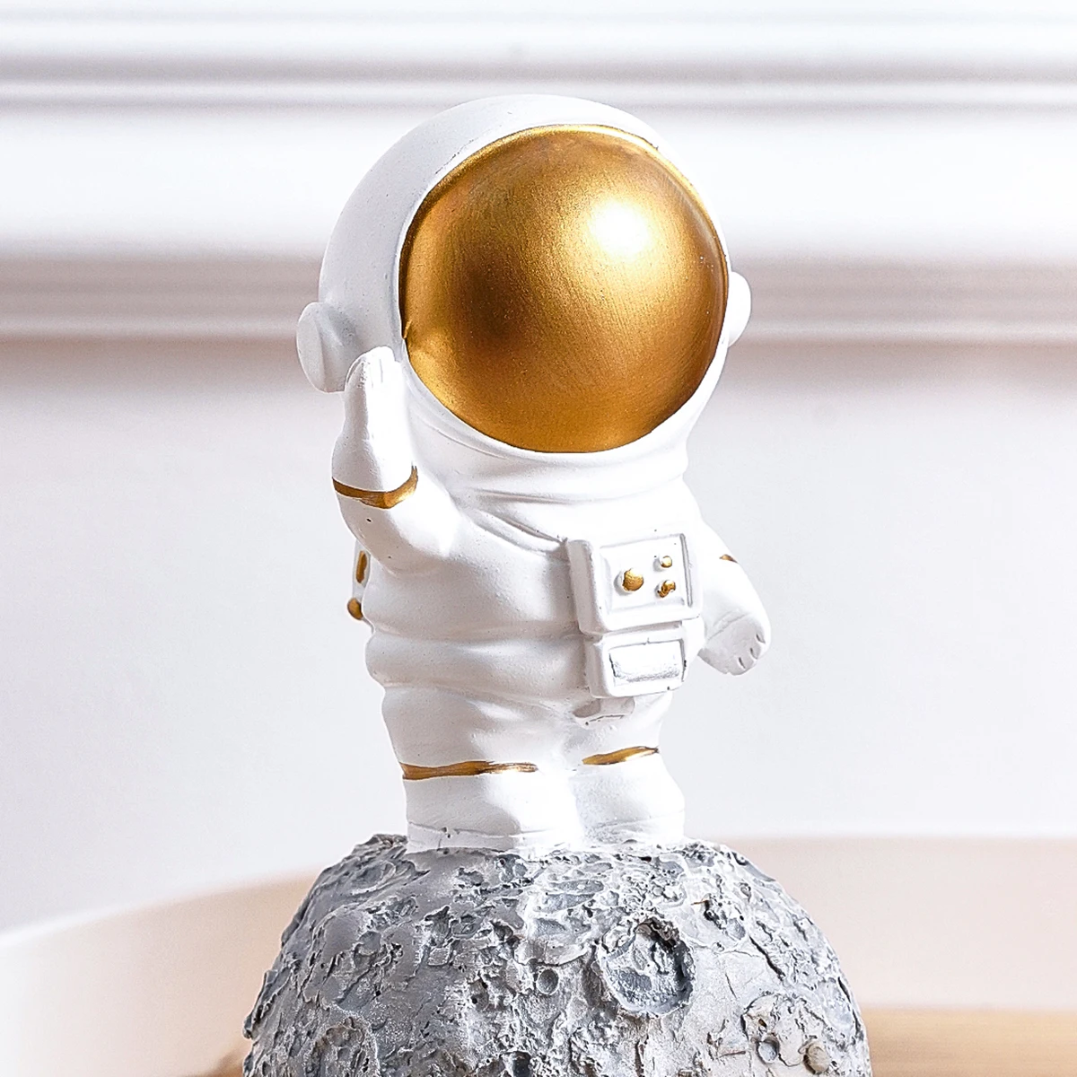 1PC, Astronaut Station moon-shaped decorative item, cartoon astronaut decorative model