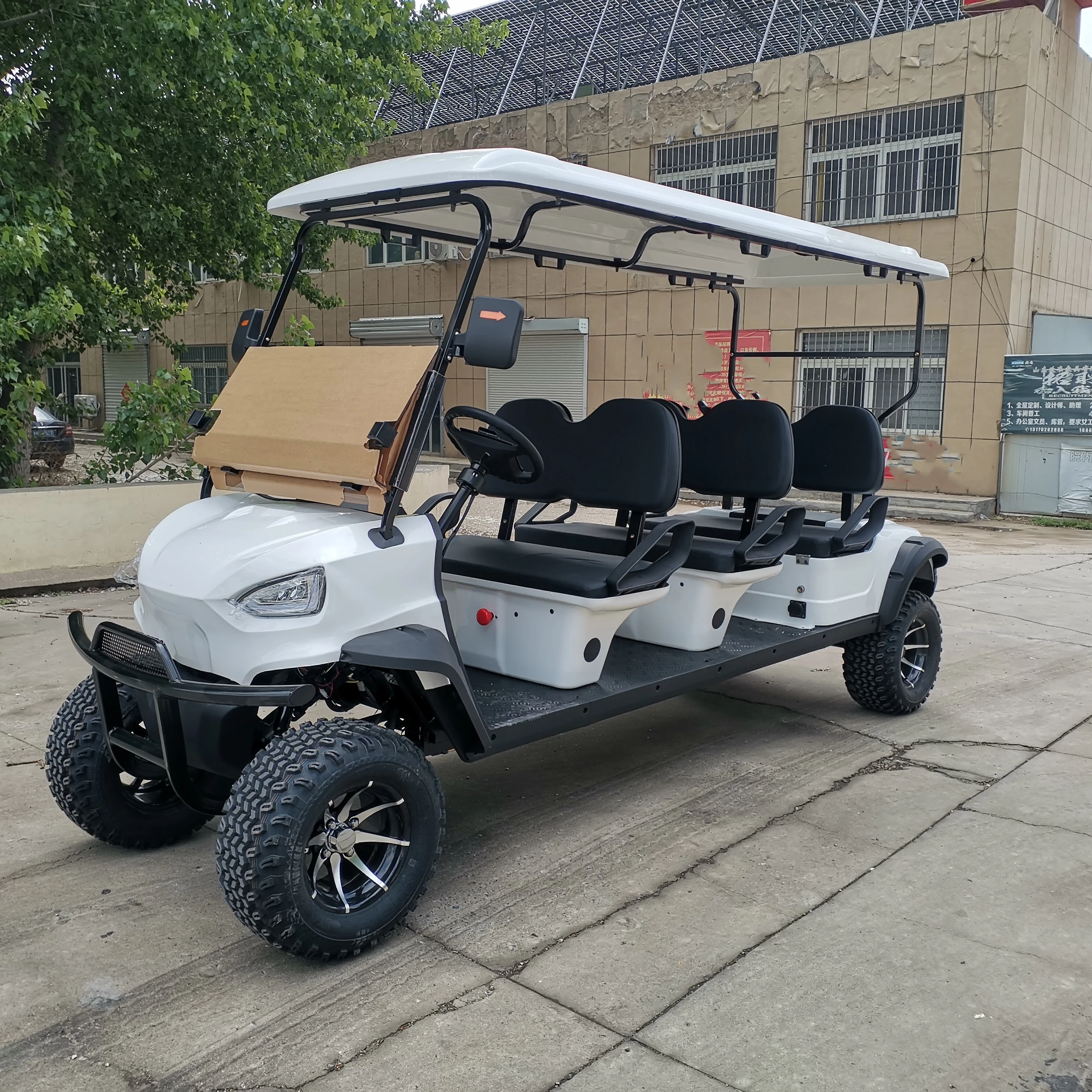 Popular 4-Seater Ambulance Golf Cart with New Design Electric Lithium Battery Fuel-Efficient Golf Cart Electric sightseeing car