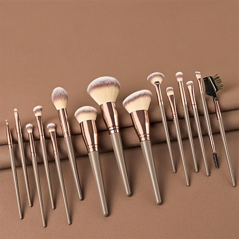 Set di 15 pennelli per il trucco portatili multicolore per principianti - Kit completo di pennelli per ombretto, cipria e trucco_voghion.com