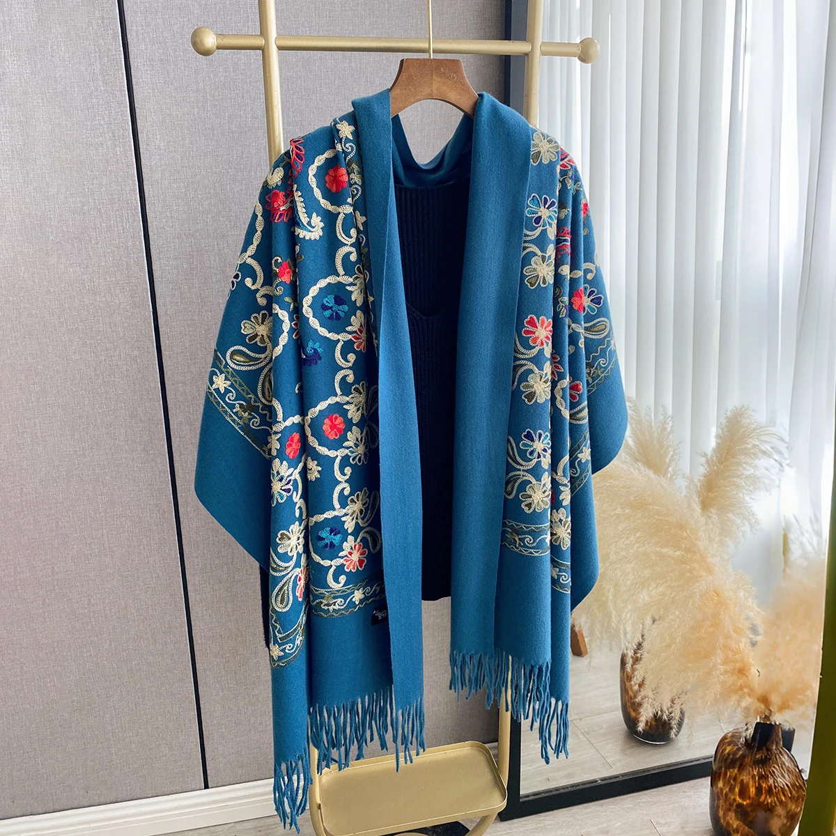 Luxury Winter Embroidery Cashmere Scarf Women New Design Warm Pashmina Blanket Poncho Scarves Female Shawl Thick Foulard Bufanda