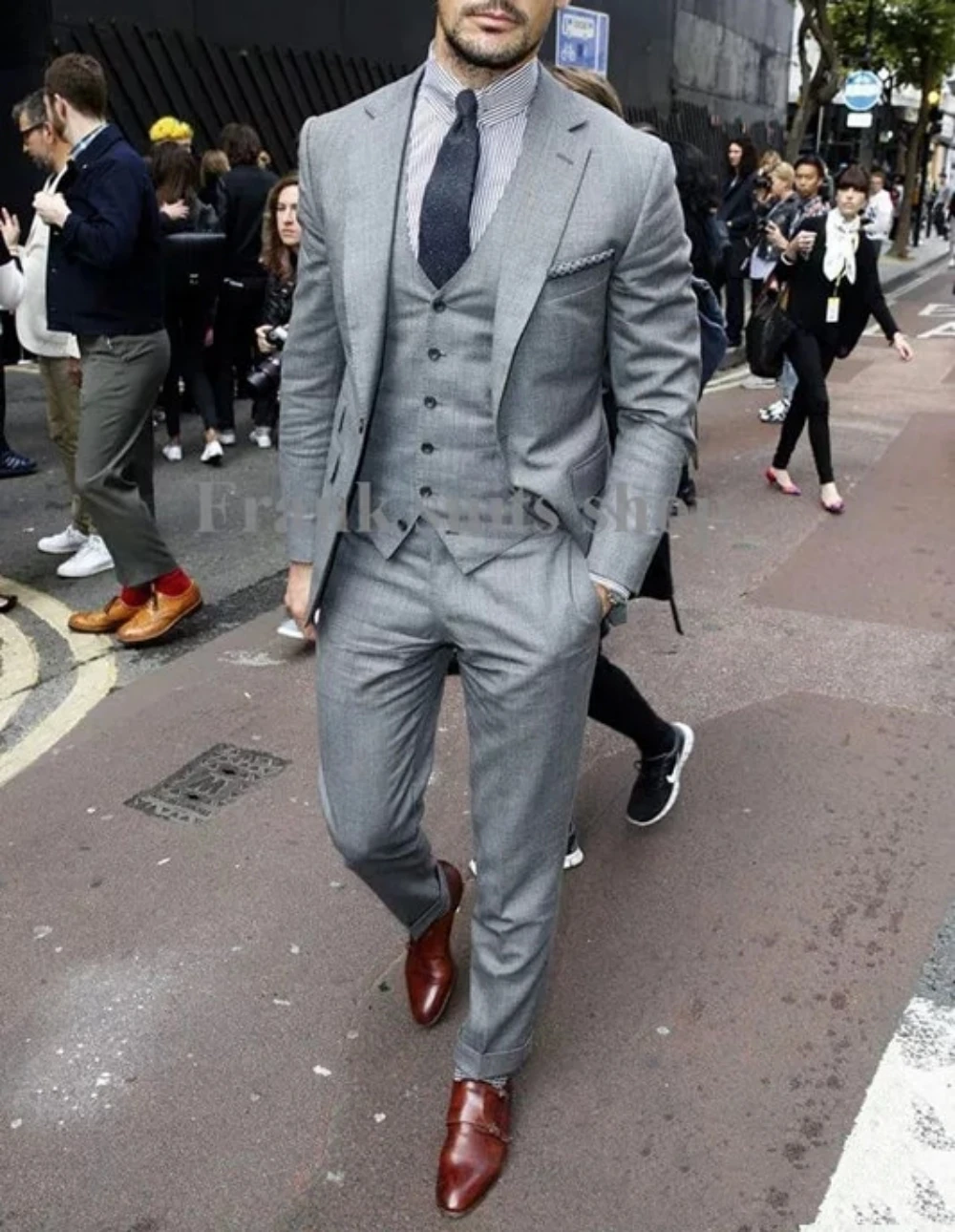 

Gentleman Grey Men Suits Wedding Tuxedos Excellent Groom Business Dinner Prom Blazer 3 Piece Custom Design Jacket+Pants+Vest+Tie