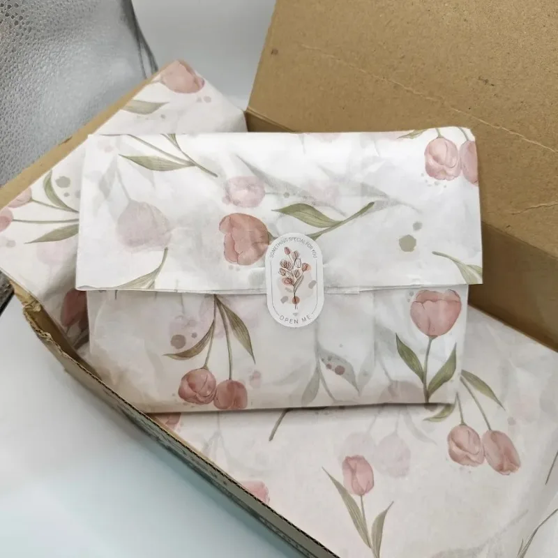 Tulip Patterned Paper Ideal for Gift Wrapping and Decorative Purposes