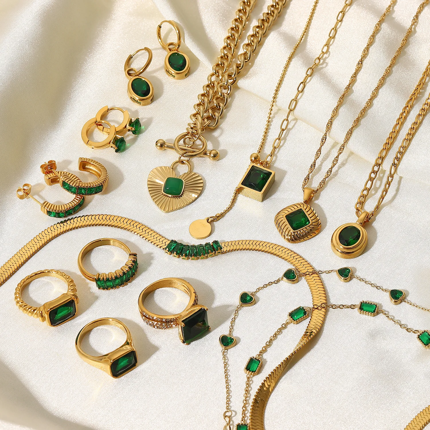 Stainless Steel PVD 18K Gold Plated Tarnish Green Stone Snake Chain