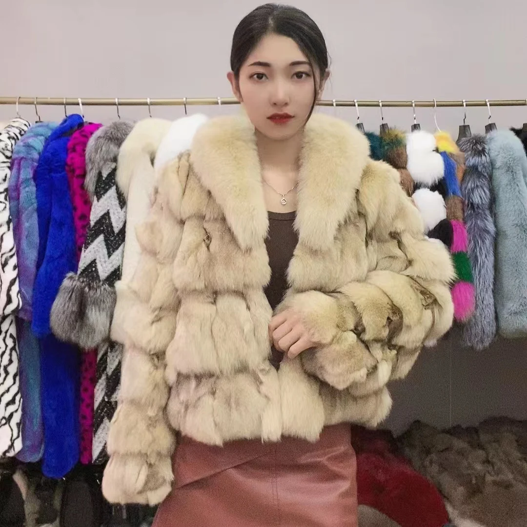 Women's Short Real Fox Fur Winter Jacket Thick Warm Natural Coat Fashion Outerwear for Cold Weather