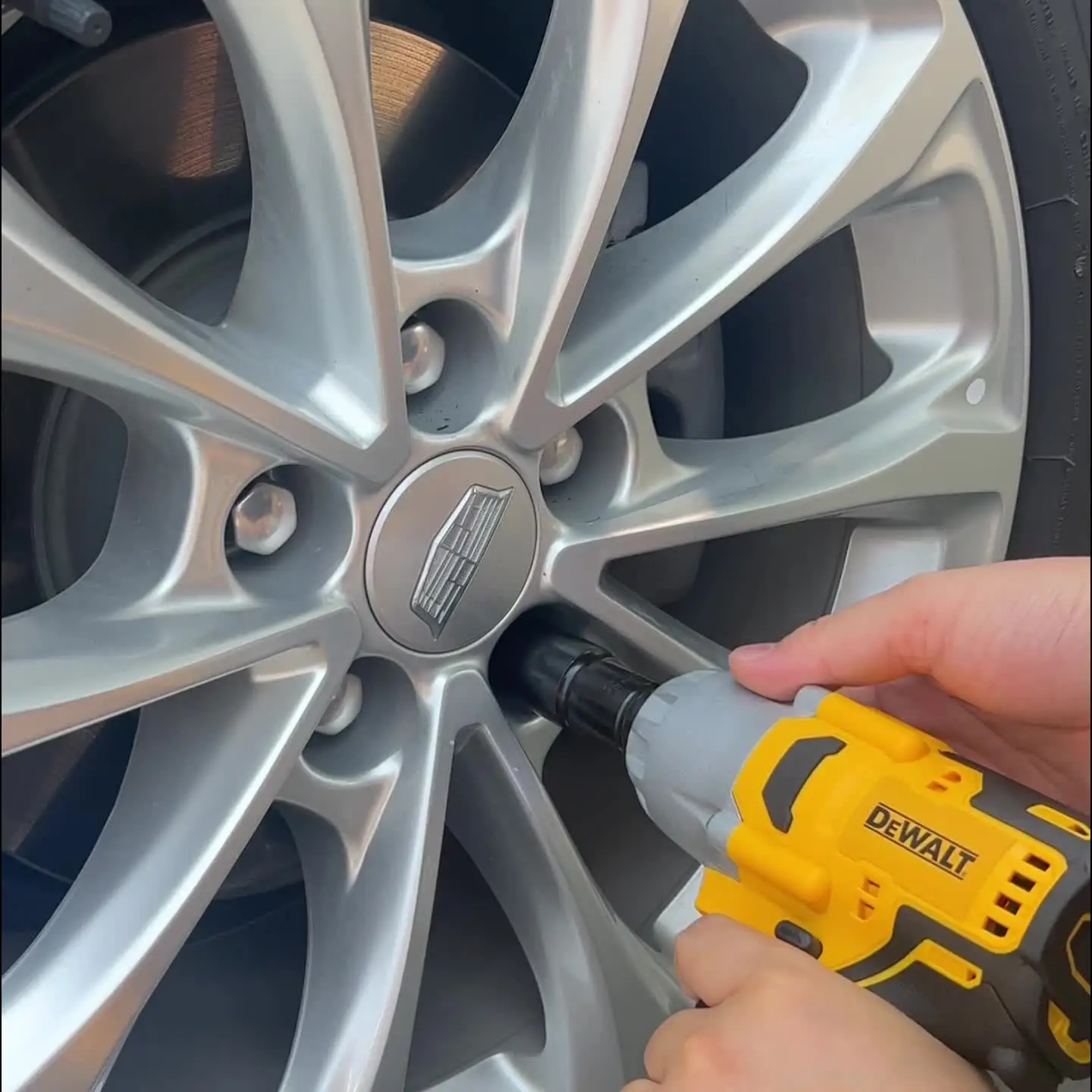 Ударный гайковерт Dewalt 20 В бесщеточный аккумуляторный компактный с тремя
