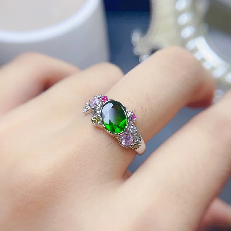 

Женское кольцо с драгоценными камнями, серебро 925 пробы