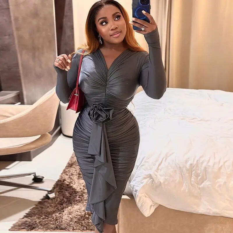 

Long sleeve V-neck skirt rose design sexy hip dress