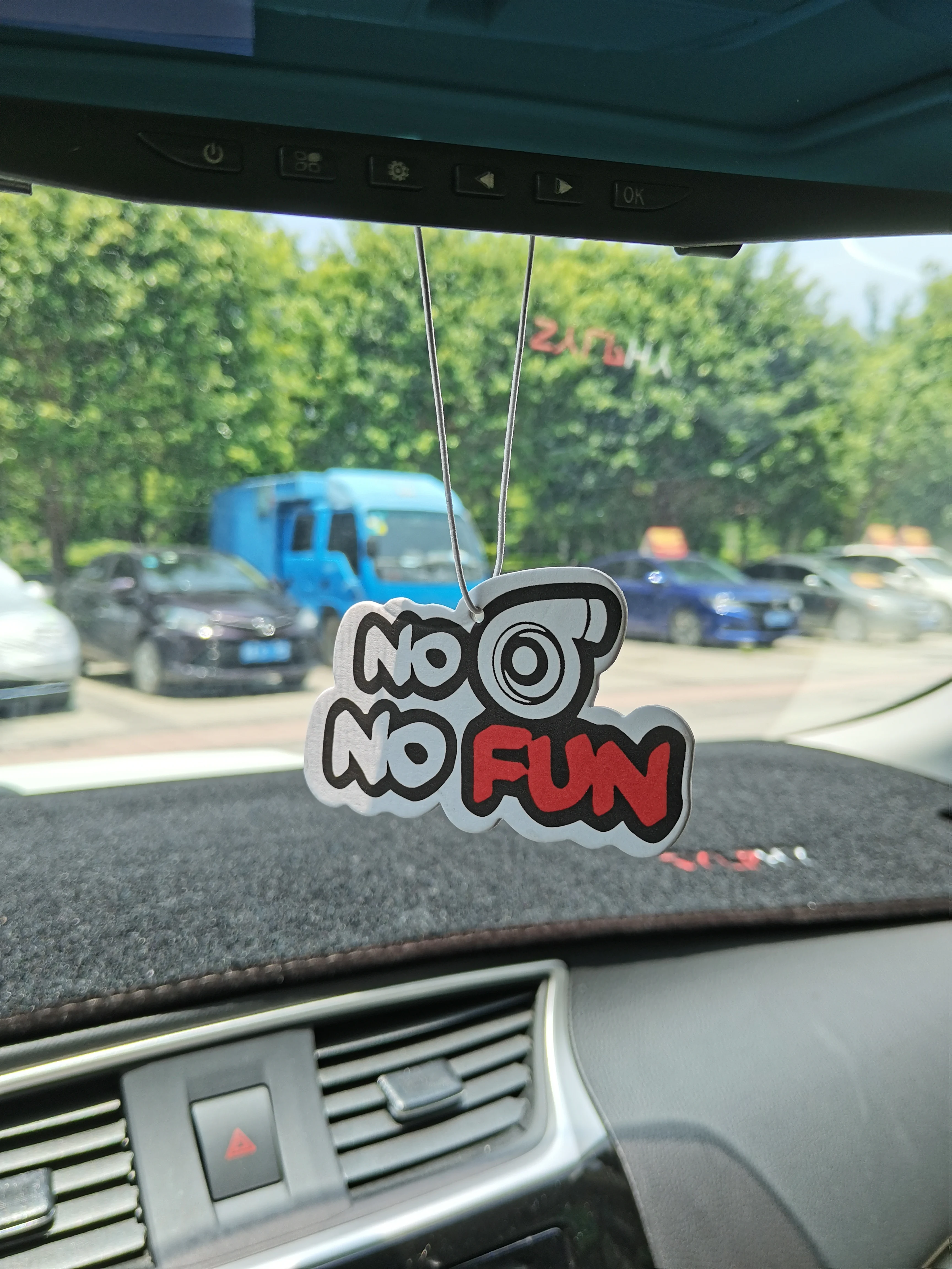 Auto Accessory Hanging Ornament with Car Air Freshener Perfume and Decorative Pendant