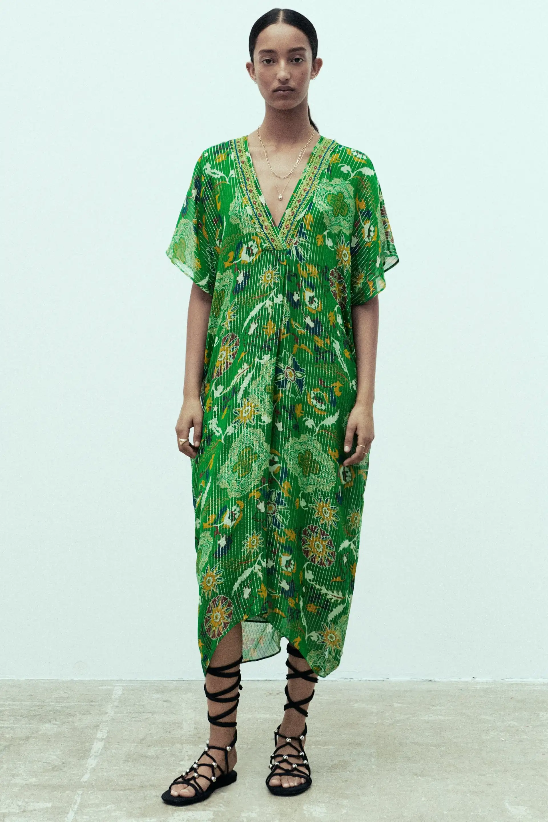 Parlak gorme yetene i ile kaftan ZARA
