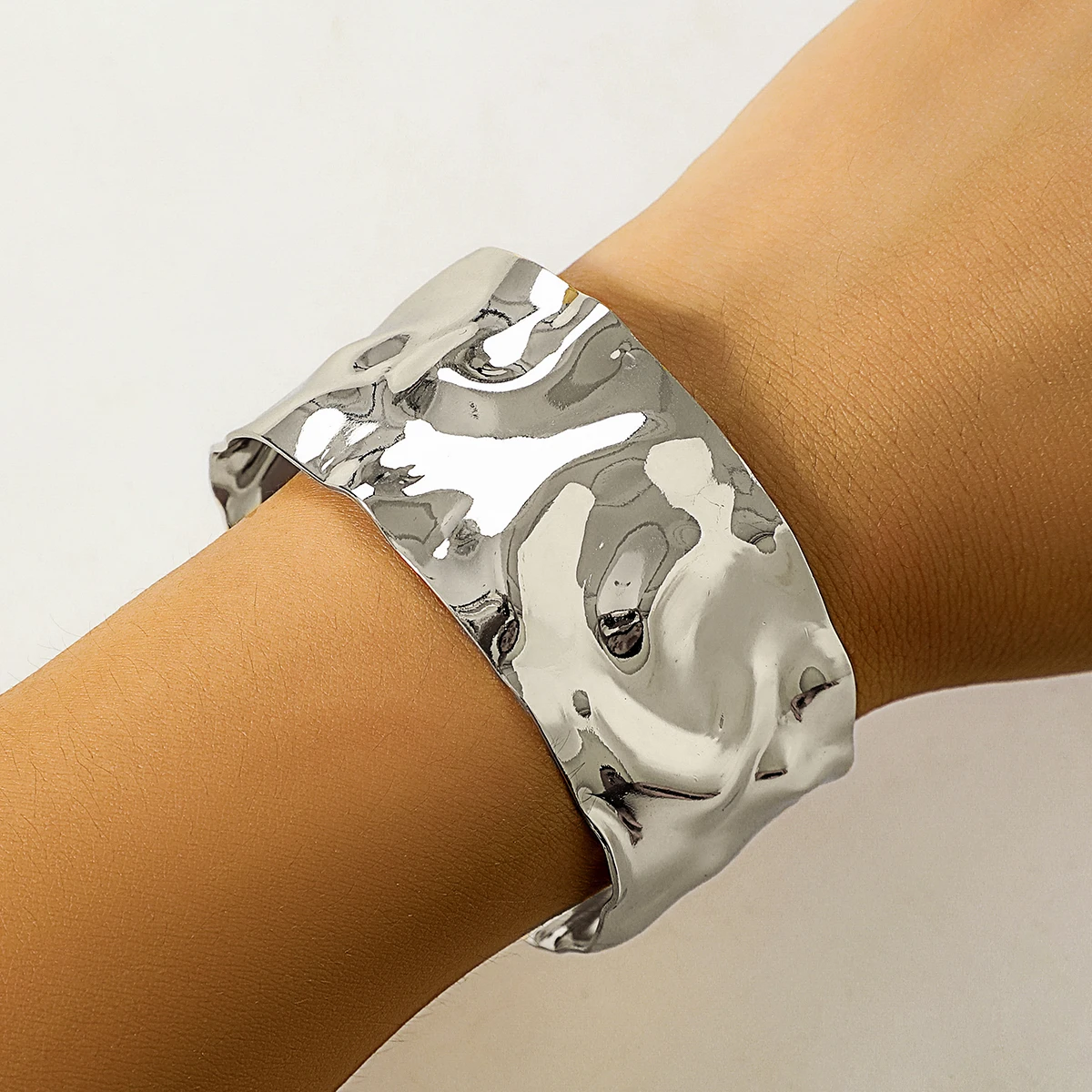 【値下げしました】h'eres   ICE BANGLE 101 ICE BANGLE 101 – h'eres