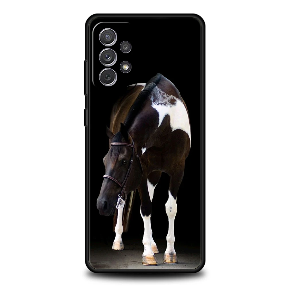 Luxury Horse Design Silicone Phone Case - Elegant Protective Cover