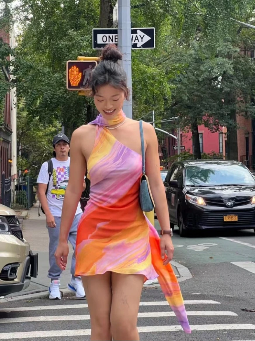 

Романтическое праздничное стильное милое и острая допаминовая Радужная лента с открытой спиной и вырезом-лодочкой