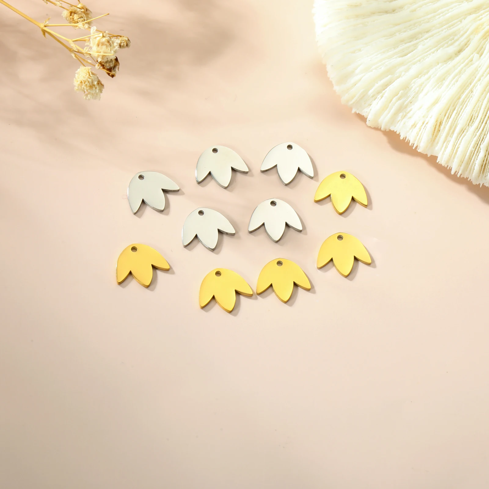 5 Stück Edelstahl-Anhänger mit niedlichem Tulpenmotiv, für Hochzeit, Verlobung, modische Anhänger-Halskette, Jahrestag, Schmuck, Party-Geschenke