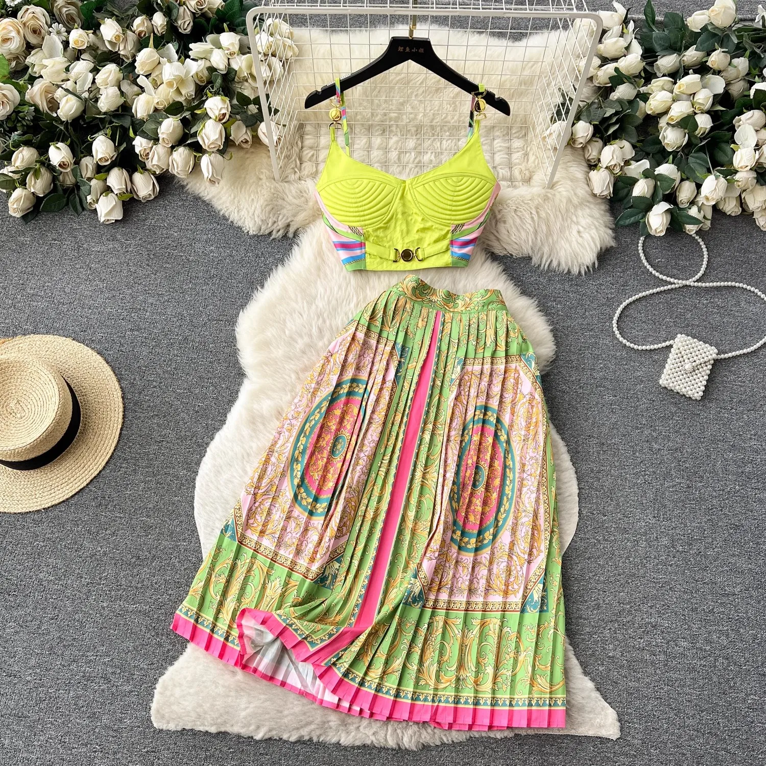 여성용 섹시한 바로크 체인 투피스 세트, 심플한 금속 버클, 스파게티 스트랩 크롭탑 + 플리츠 미디 스커트, 여름 휴가 세트 