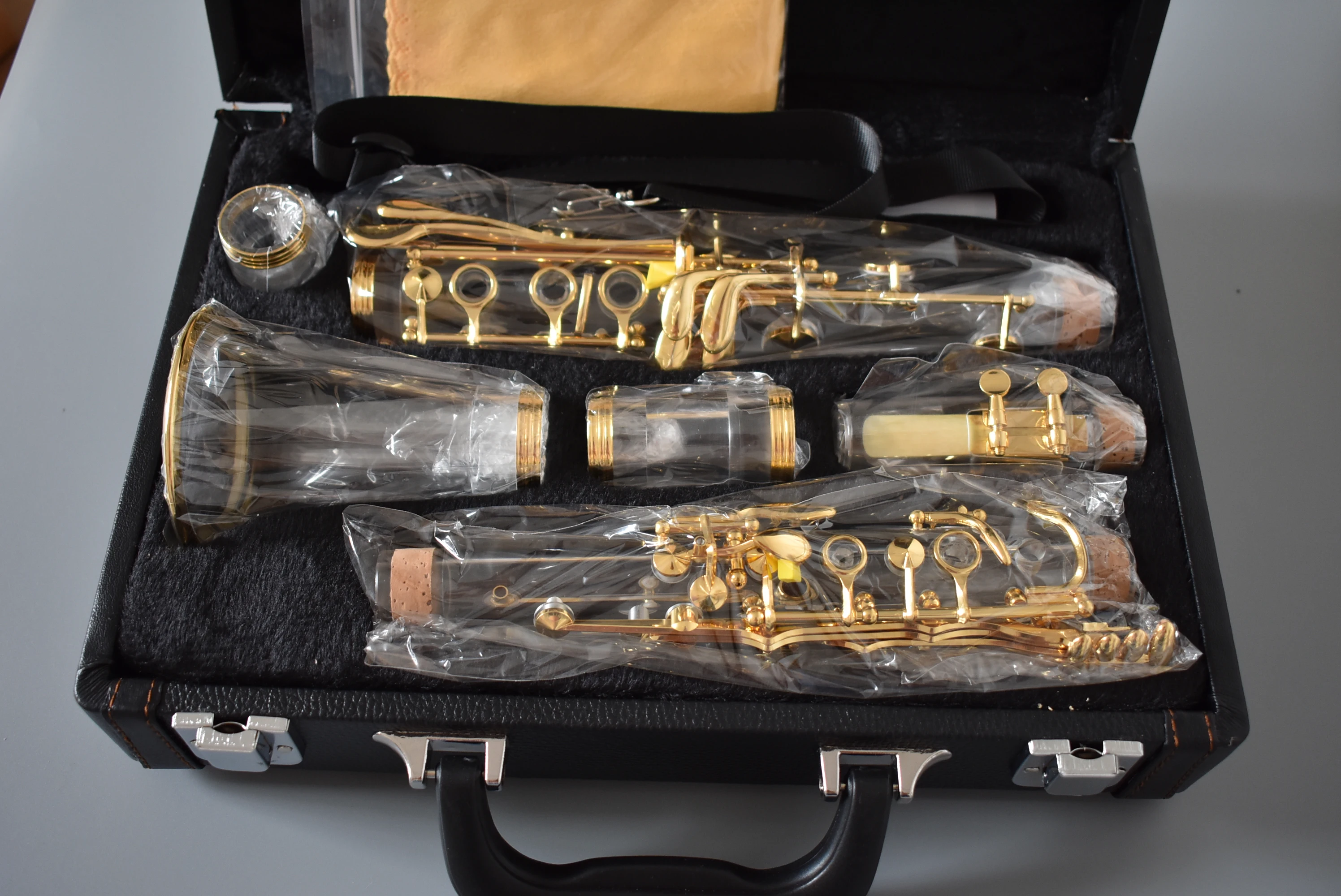 B-Flat Gold Plated Clarinet Keys with 1 Crystal-Exquisite Workmanship for Outstanding Tone