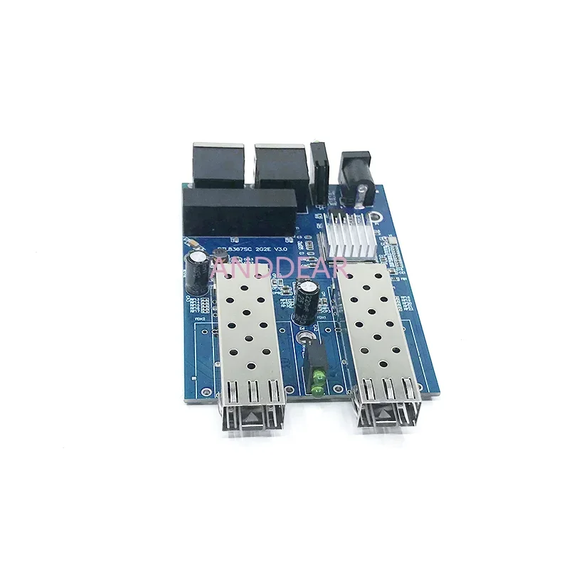 10/100/1000M Ethernet fiber switch 2 RJ45 UTP 2 SFP 40KM Gigabit Fiber Optical Media Converter 2SFP 2RJ45 Ethernet 1PCS