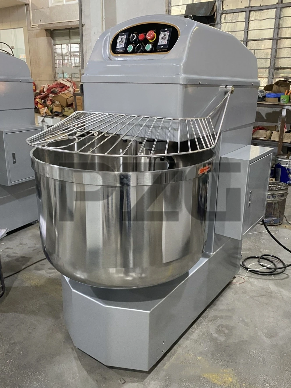 Professional Bakery 100L Pizza Bread Dough Mixer Machines 40kg Food Commercial Spiral Industrial Dough Mixer 2