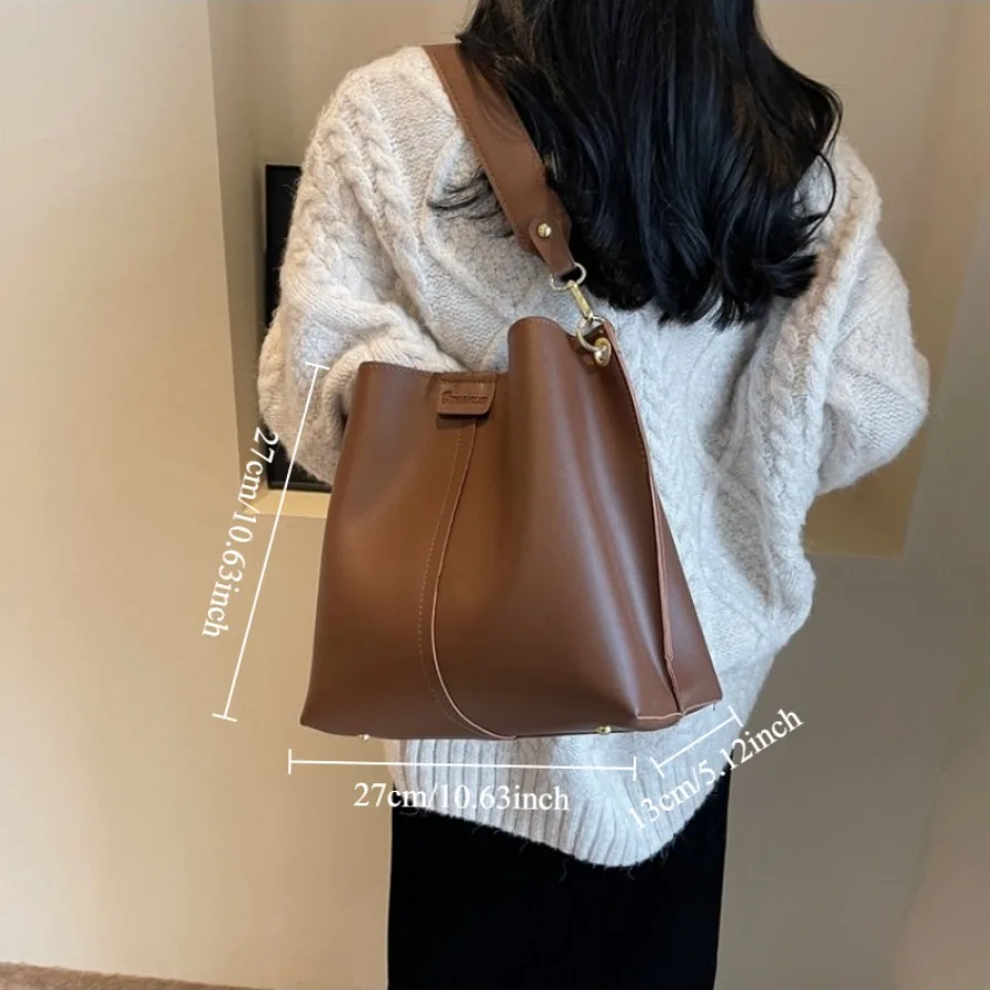 تصميمات حقائب الحفلات النسائية لعام 2025: مجموعة ج...