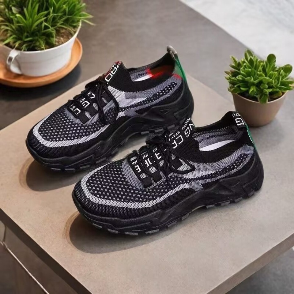 2025 Women's Fashionable Sports Shoes Trendy Coconut Sneakers with Thick Lightweight Casual Shoe shoes woman shoes