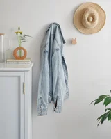 1pcs Wooden Hooks Cute Lion Elephant Giraffe Wall Keychain Coat Hook Room Decoration Solid Wood Hook Hanger Kitchen Accessories 2