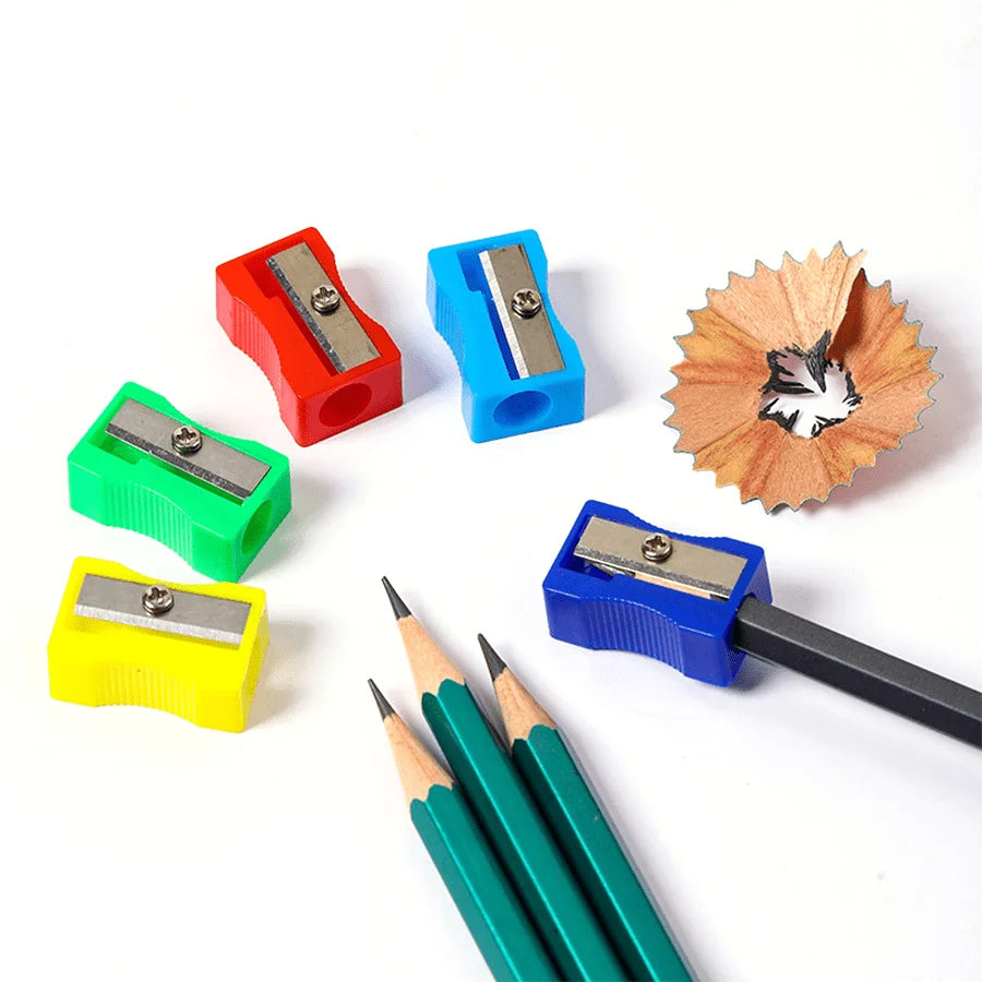 20pcs 무작위 컬러 연필 깎이 학교 사무실 학습 용품 그림 그리기 스케치 노트 쓰기를위한 경량 휴대용 도구
