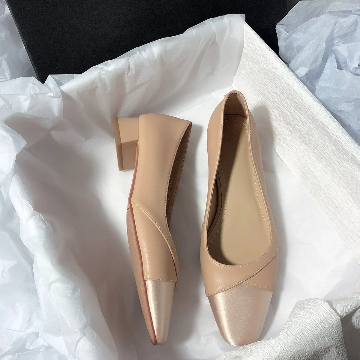 

Женские босоножки из искусственной кожи, сандалии абрикосового цвета с квадратным каблуком и ремешком на пятке, модная летняя обувь для женщин