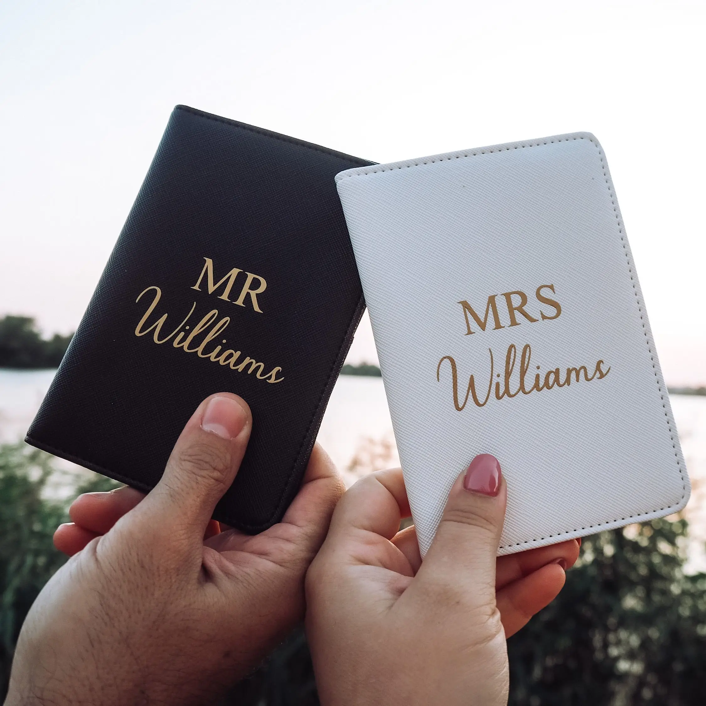 

Personalised Passport Holder Custom Luggage Tag set Engagement Travel set Honeymoon Valentines Gift Bridal Party Gifts Mr & Mrs